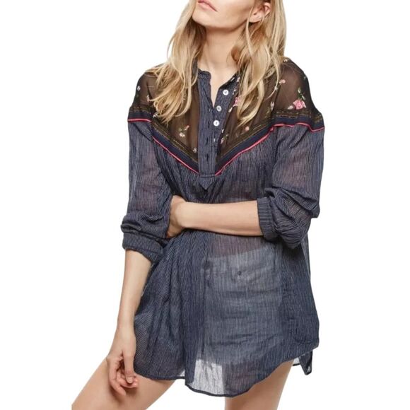 Free People Hearts & Colors Navy Stripe Pink Floral Top Blouse Tunic Size Medium - Picture 12 of 15